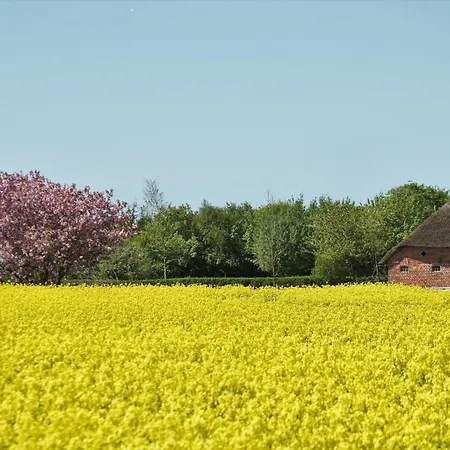 Bed & Kitchen „den Gamle Skole“ Nr. Sejerslev فندق مبيت وإفطار *